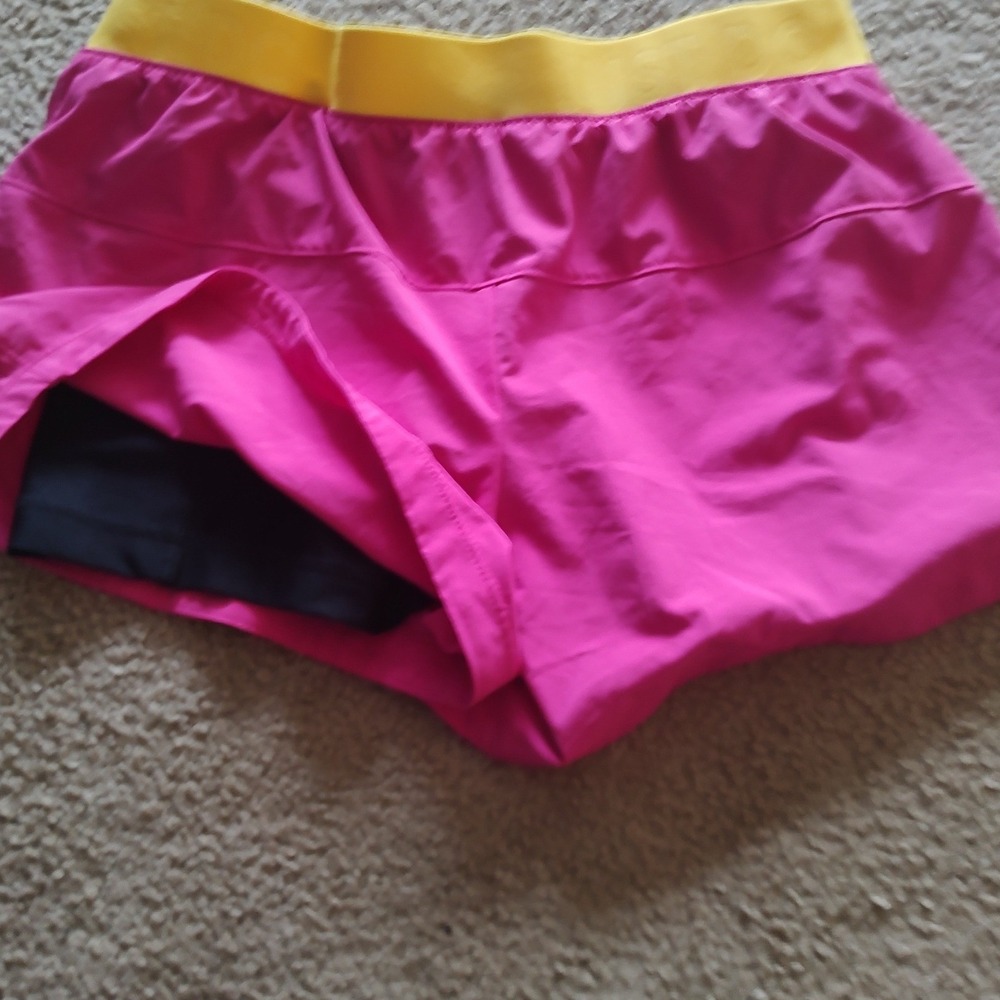 Nike Dri-FIT Livestrong Running Shorts Pink Yellow‎ Womens Medium 548451-644